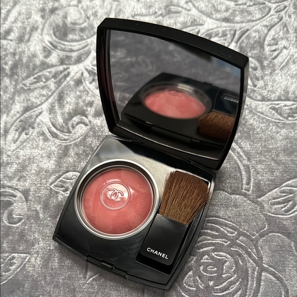 Chanel Black and Pink Blush Compact